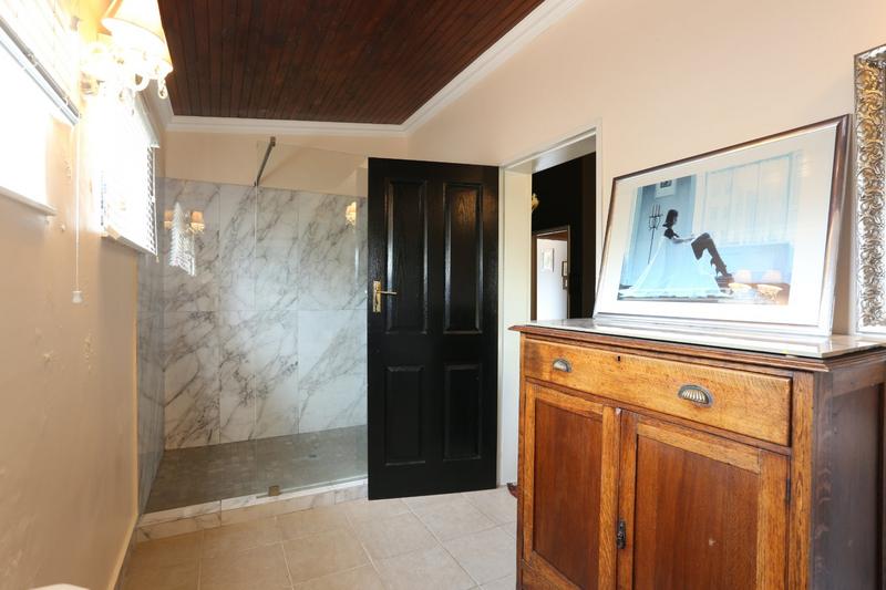 5 Bedroom Property for Sale in Mossel Bay Central Western Cape